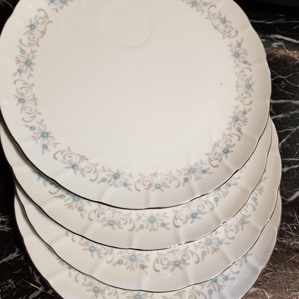 Set of 4 China  set, Laurel China. - Picture 2 of 4
